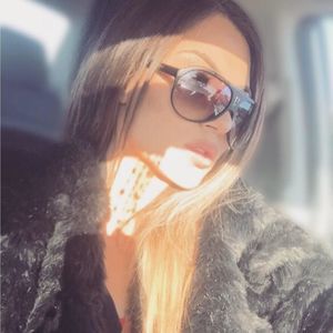 Meet your Posher, Caroline